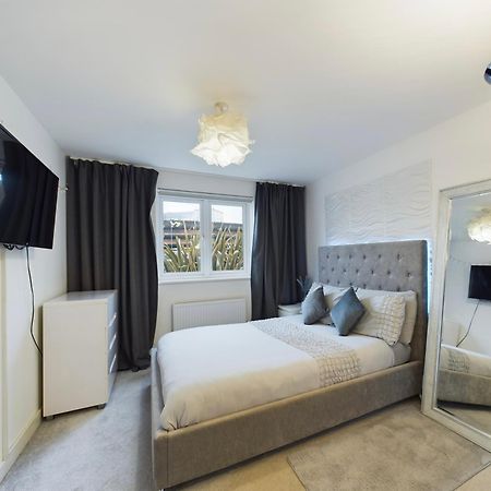 סוואנסי Modern 2 Bed City Apartment With Private Parking מראה חיצוני תמונה