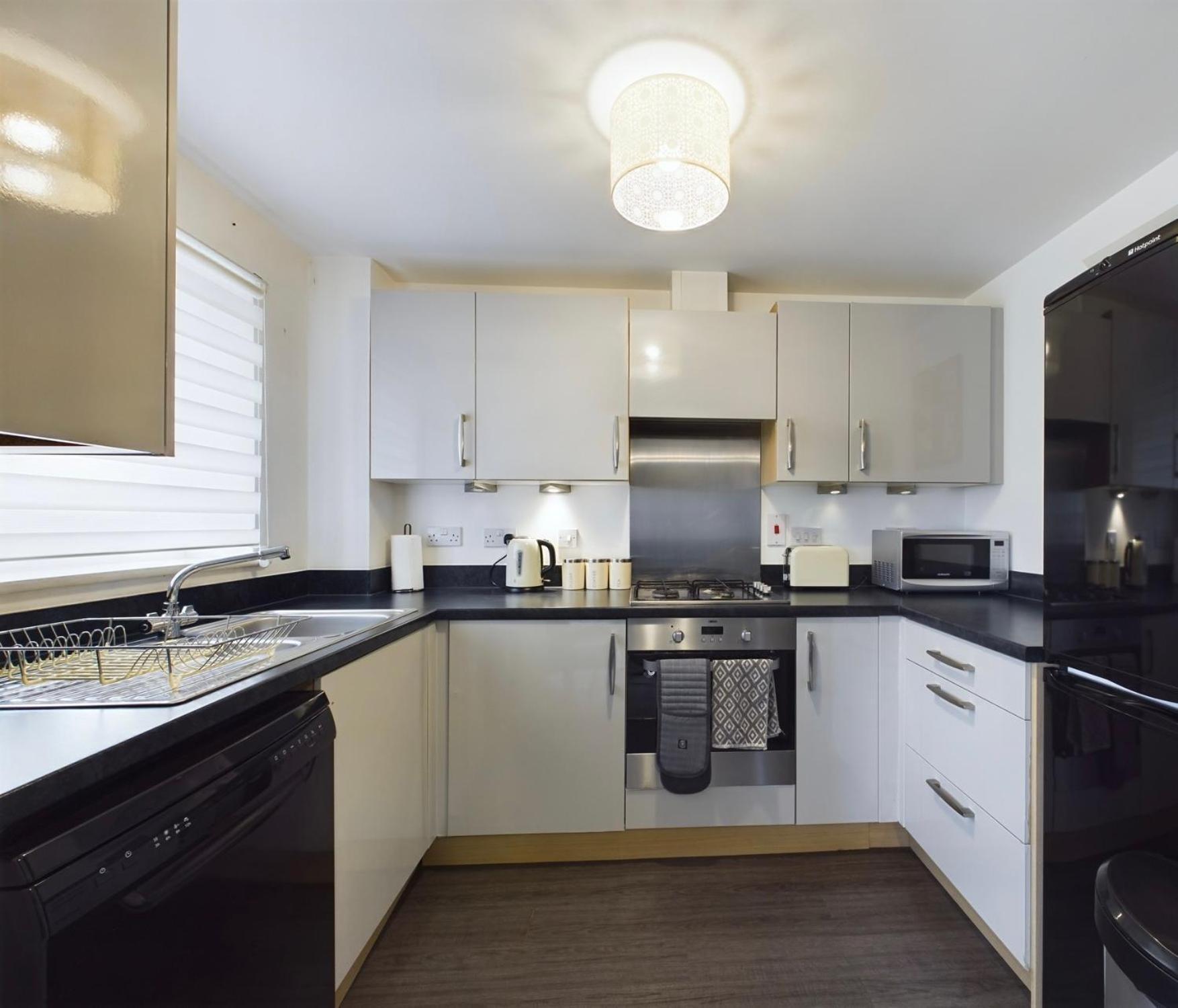 סוואנסי Modern 2 Bed City Apartment With Private Parking מראה חיצוני תמונה